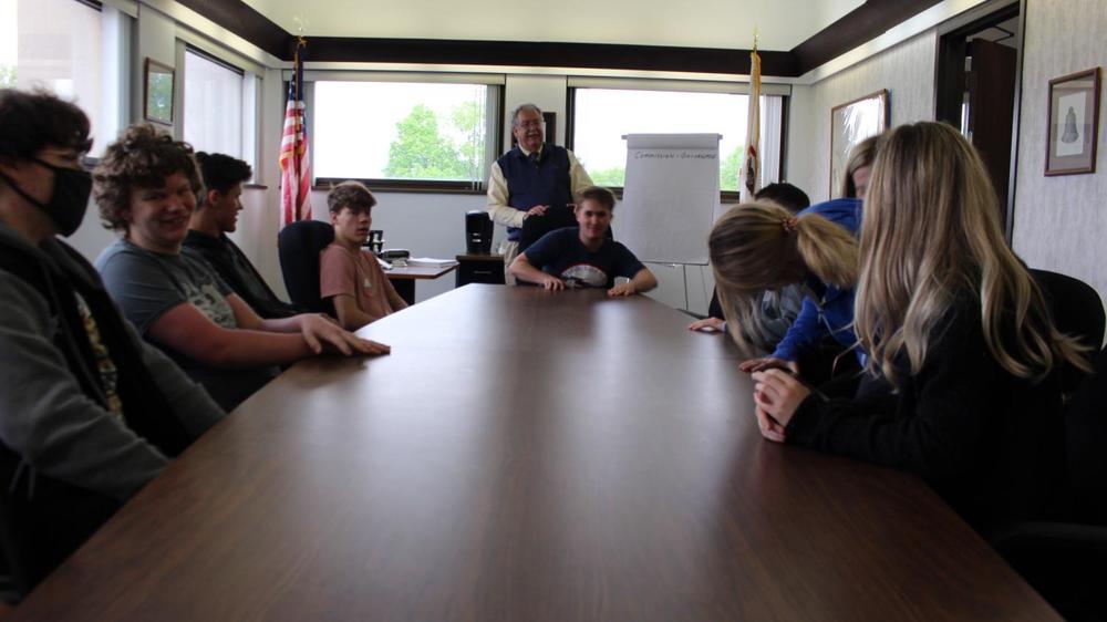 Image of students sitting at a table at Randolph County Courthouse.
